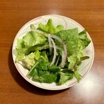 欧風カレー ル・ムーラン - シャンピニオンカレー ¥1,500 のサラダ