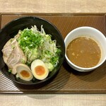 Gasuto - ガス郎魚介つけ汁うどん チャーシュー煮卵付き ¥950