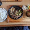 Rabu Poshon - 焼肉ビーフ定食