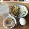 とんかつ ながた園 - 前菜替わりにモグモグ