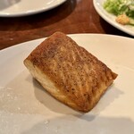 Wolfgang Puck Bar & Grill - シーザーサラダにサーモン追加 15.00 USドル
      2024年1月22日