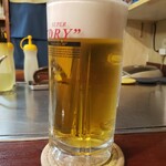 グリル モントン - ジョッキの透明感がおいしさを物語っています