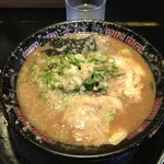 無鉄砲 - 【再訪】とんこつラーメン(750円) こってり麺固め葱多め