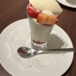 麹町ビストロ 階段の途中 - 