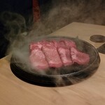 和牛A5雌牛と熟成牛舌 肉屋いちゆく - 