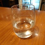 Yakitori To Oden Kushitakiya - 日本酒のグラスは半合から