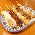 Yakitori To Oden Kushitakiya - 焼鳥５本盛合せ(ささみ、ハツ、ぼんじり、レバー、せせり