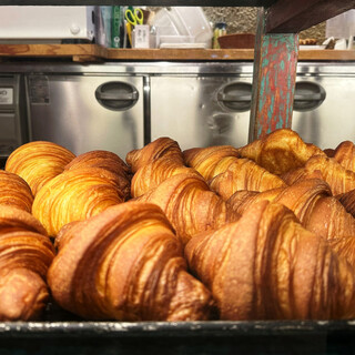 一度食べたらまた食べたくなる！手間ひまを惜しまない至極のパン