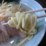 横浜ラーメン　壱鉄家 - 麺はこんな感じ