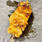 焼鳥 せきね - 手羽元　丁寧な火入れで脂の美味さ炸裂