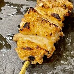 焼鳥 せきね - 比内地鶏の皮　カリカリでモチモチってすごい仕上がりです
