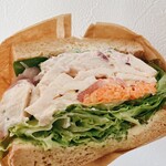 moumou THE FAMOUS DELI - 