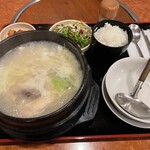 韓国家庭料理 扶餘 - 半ゲタン定食