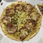 ピザハット - 料理写真: [数量・店舗限定] 【天下一品コラボ】こってり風ラーメンピザ (1,980円)