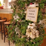 Bistrocafe THE FLOWER TABLE - 入口付近