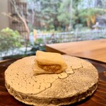 東山 緒方 - からすみ餅