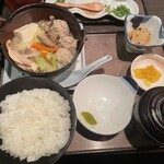 炭火焼鳥 もり穂 - はぃ、豪華日替わり定食です。