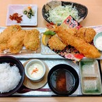 とんかつ みそ家 - 料理写真:カキフライ盛合せ御膳(カキフライ1個追加)     カキフライ合計3個 ,  大エビフライ,  ロースカツ 70g,  ヒレカツ 40g