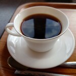 resutoramminobamba - ◯コーヒー
                      電動ミル挽きの音がしてた
                      
                      酸味、苦みのバランスが良くて
                      普通よりは美味しい味わいがしてる