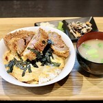 丼処 シャルボン亭 - 料理写真:ぶ厚切りトンカツ丼