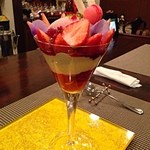 デセール ル コントワール - 苺のグラスデザート 苺バージョン(1500円)
