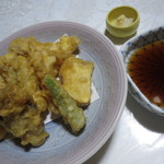 はつしろ - 烏賊会席。後造りの天麩羅は野菜などと一緒に大盛りで(2013/09)