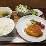 キッチン ブルー グローブ - 海老のつみれと枝豆のハンバーグ　海老のジェ・トマトクリームソース