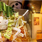 神保町トンちゃん - 滋賀直送の近江牛ホルモン。もつ鍋はみんなで囲もう。