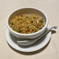 礼華　青鸞居 - チャーハン　緑は町中華ならグリーンピースだが、ここ礼華なのでインゲン
