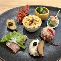 炭火とワインと純米酒 King Momo - 