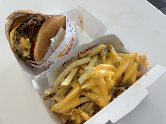 ハンバーガーショップ In-N-Out Burger - ロサンゼルス空港(LAX)周辺/エル・セグンド