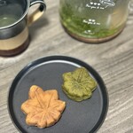 ひろしまブランドショップTAU - 『こし餡 もみじ饅頭』
            『抹茶と餡もち おとなのもみじ』