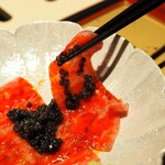 肉懐石 凜然 - 丹波牛のサーロインのユッケ　キャビアのせ