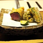 肉懐石 凜然 - 但馬牛ヒレの大葉巻き天麩羅、菜の花の天麩羅