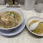 らーめん鱗 江坂店 - 味玉塩ラーメンと半チャーハン