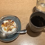 オービカ モッツァレラバー - パンナコッタ。コーヒー。