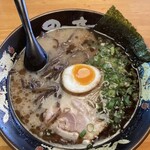 とんこつらーめん 黒竜 - 料理写真:黒竜とんこつラーメン塩　650円