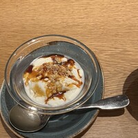 オービカ モッツァレラバー 横浜店 - お皿、和っぽい。