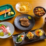 Nihonshu Baru Yusuradou - コース料理の一例