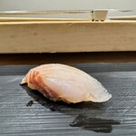 鮨割烹 六本木 亀甲 - 熊本県の平スズキ