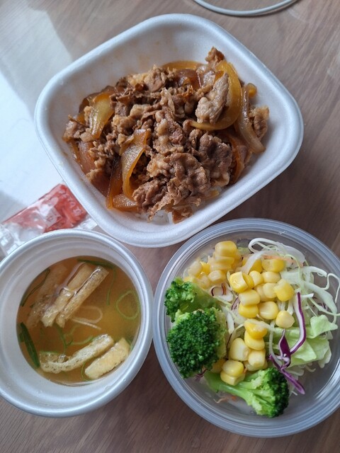 すき家 仙台加茂店｜24時間営業の牛丼専門店