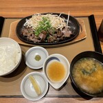 Yayoi Ken - ネギたっぷり牛タン定食