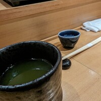 まんてん鮨 日比谷オクロジ店 - お茶