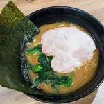 Yokohama Ramen Hibikiya - ラーメン並み