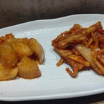 炭火焼肉ホルモンさわいし - カクテキ、キムチ