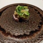 アルチェントロ - 秋田の兎
                                芽キャベツと兎出汁のソース