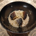 Kashu - 圧力鍋調理の片面焼の鮑蝦夷
      
      もち麦のリゾット、シャモロックのブイヨン、生姜ブラックペッパー
      