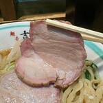 麺壱 吉兆 - 風味良く肉々しい焼豚