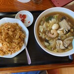 台湾料理 福興閣 - 五目刀削麺　キムチ炒飯