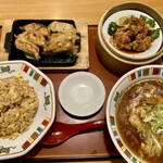 すけろく - 料理写真:鉄板餃子と油淋唐揚げのすけろくハンチャン1380円。食べたいものがセットになってて、幸せなメニューです。